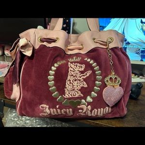 🎀ISO🎀 dream JUICY couture daydreamer purse!